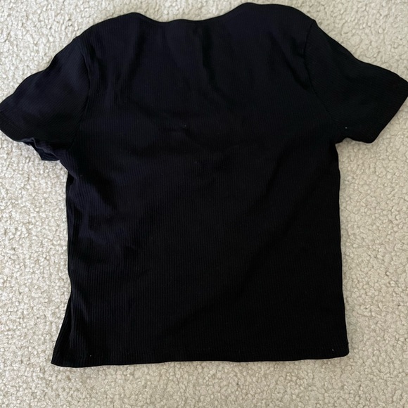 nice basic top - Picture 2 of 2